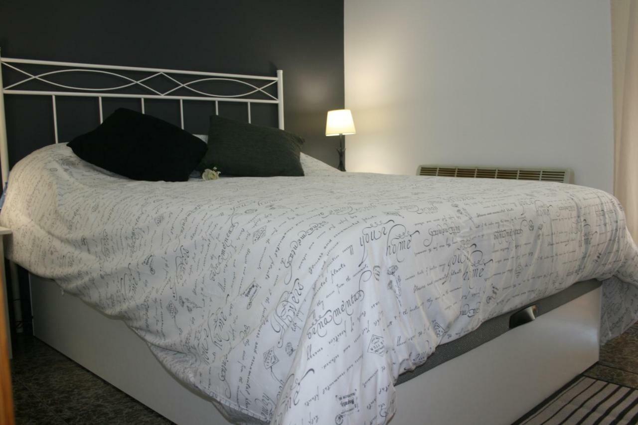 Esera Dos Catedrales Apartment Villanova Bagian luar foto